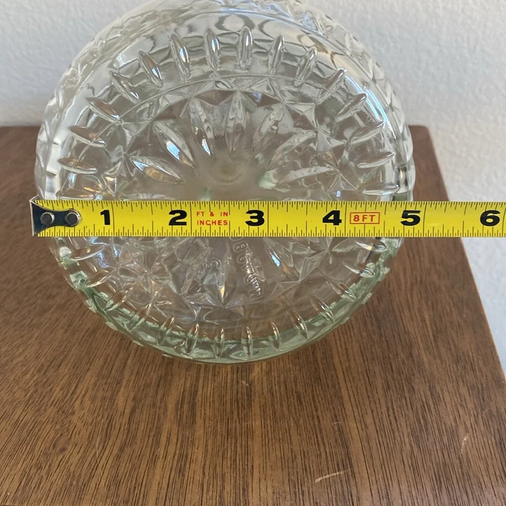 Mogen David Vintage Beautiful Clear Etched Glass Decantur MD 1980-1986